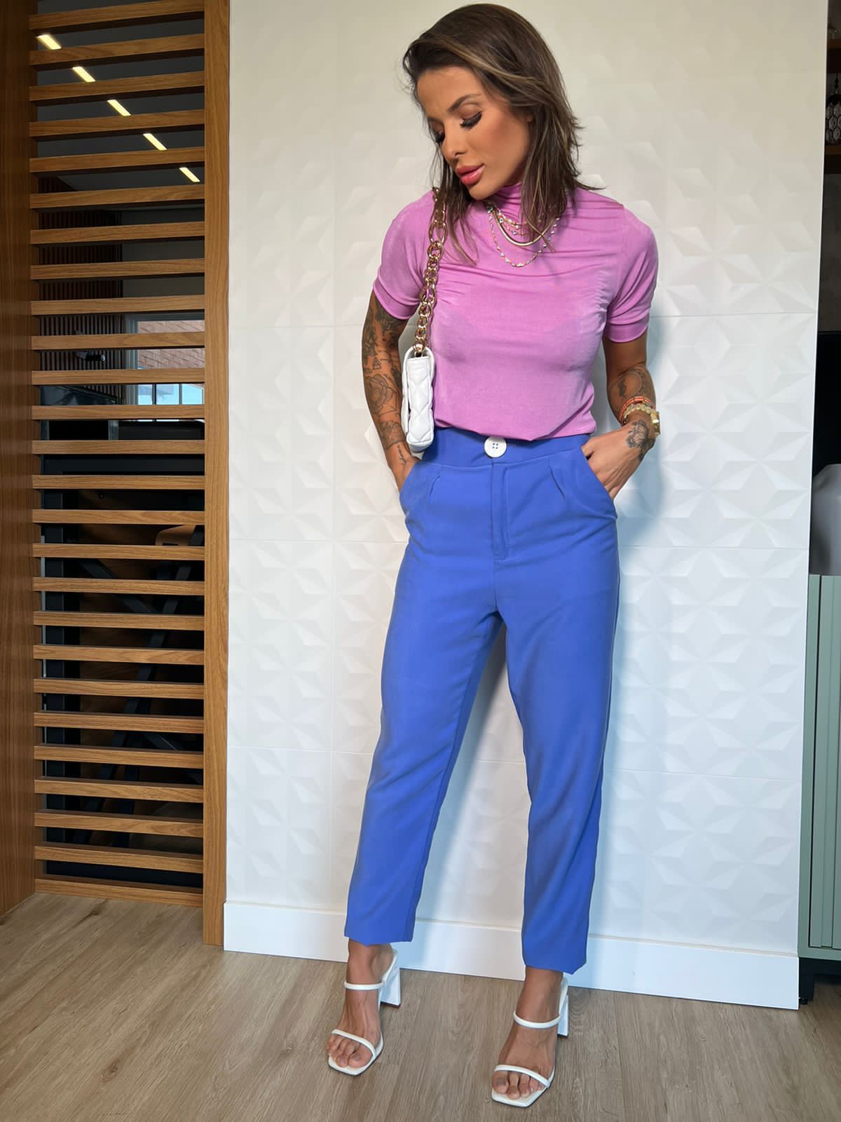 15149525772-15148092457-50562.jpg T-shirt gola alta rosa Emma - Imagem 1
