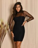 Vestido detalhe em tule