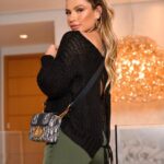 Tricot com abertura costas