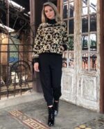 Calça jogger com detalhe arabesco - Imagem 2