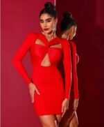 Vestido curto detalhe frente