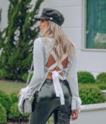 Blusa com laço nas costas
