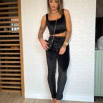 Cropped cotelê preto ingrid