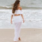 Conjunto saia longa e cropped devore branco