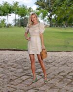 Vestido curto rústico em laise