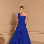 Vestido midi godê um ombro com laço