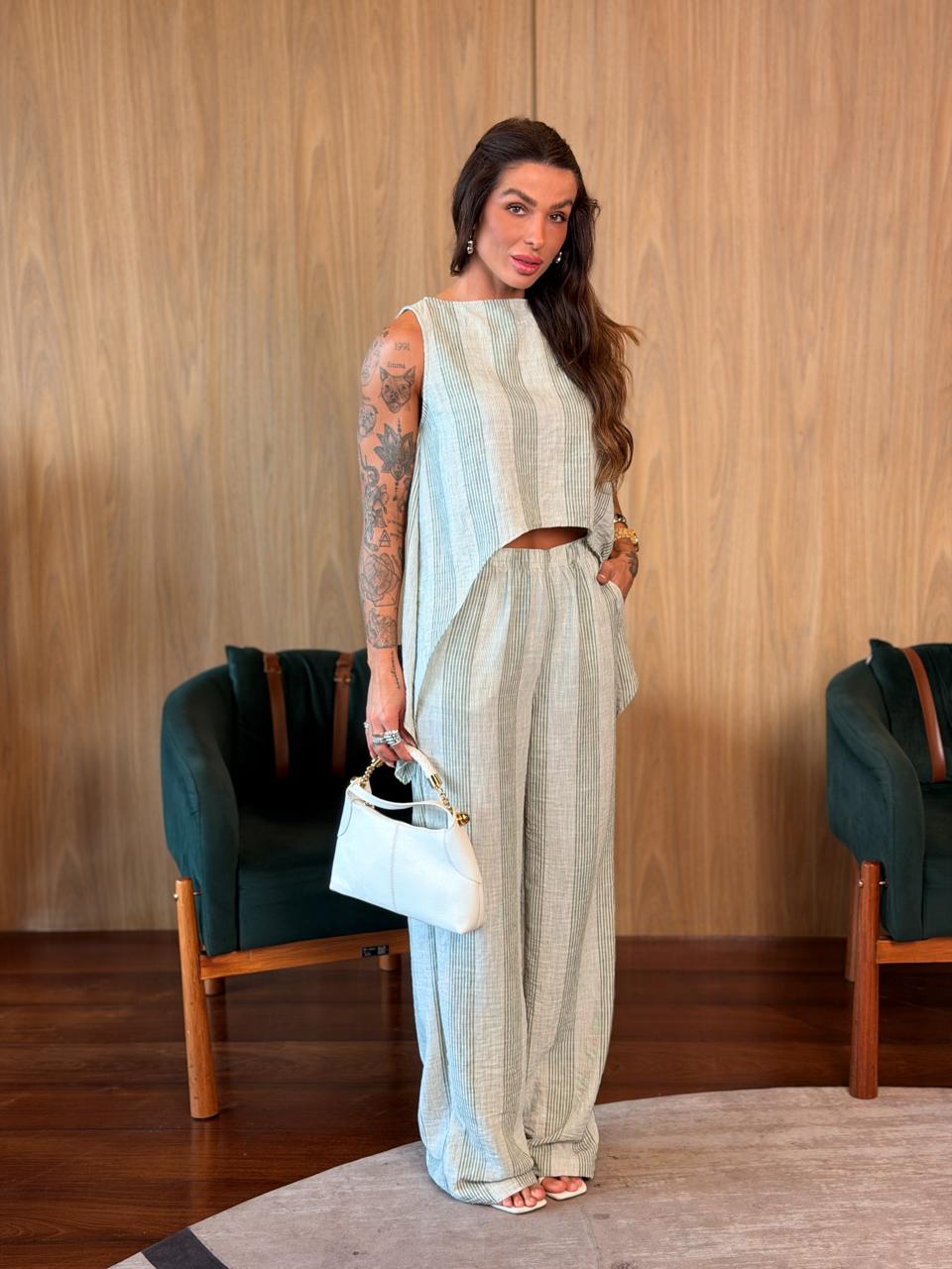 15616872622-calca-pantalona-evelyn-7069-1.jpeg Calça Evelyn verde - Imagem 1